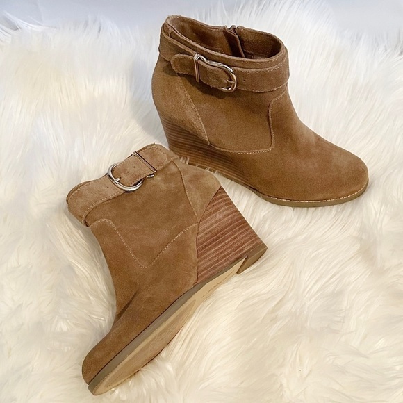 𝅺Tan Wedge Suede Ankle Boots by Sole Society - Picture 1 of 10